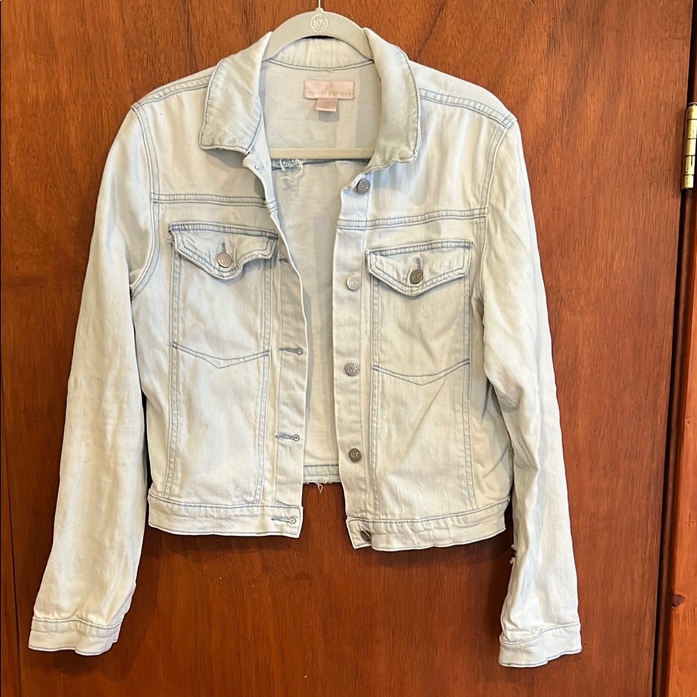 Rachel Parcell light wash distressed cropped Jean jacket size XL - runs small